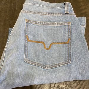 KIMES RANCH WOMEN'S JENNIFER FADED FLARE JEANS